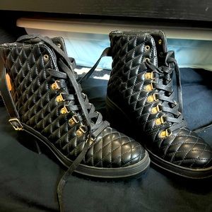 Size 10 black combat boots